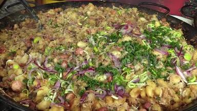 斯洛伐克民族特色菜，原味哈洛斯基，有白兰地和卷心菜，非常健康，美味，营养丰富，出售